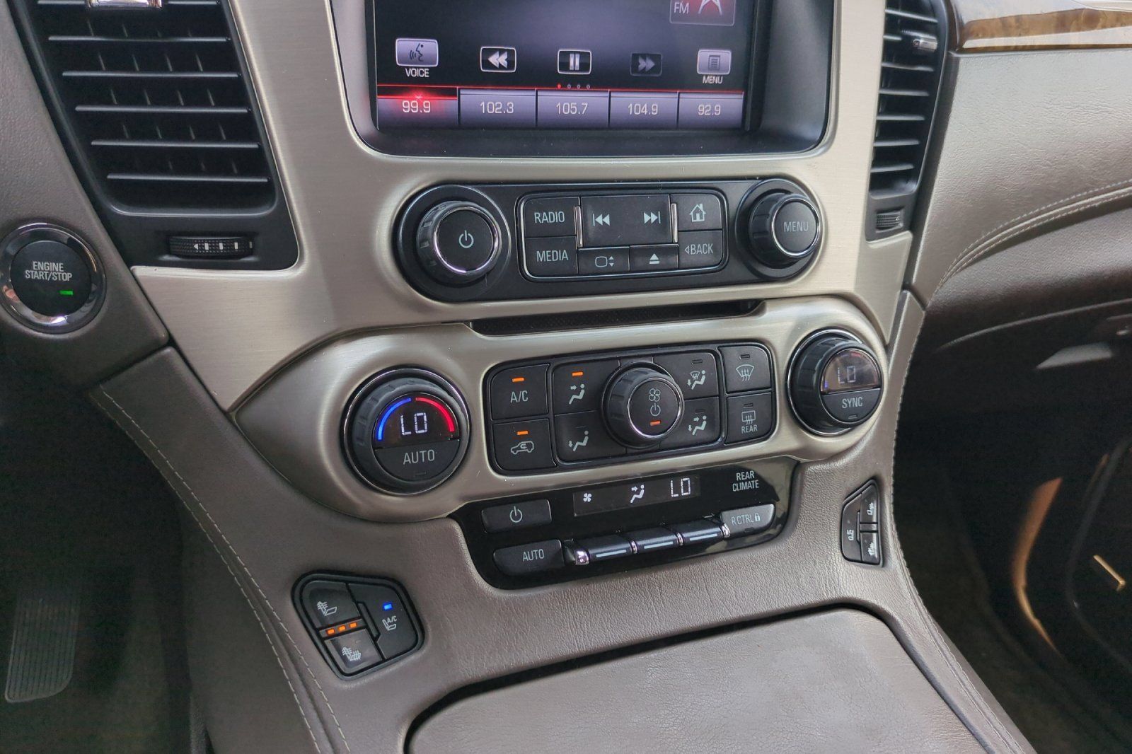Used 2015 GMC Yukon Denali w/ Premium Package AWD/4WD image 27