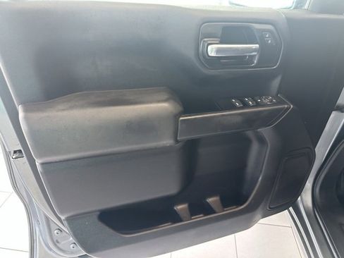 Used 2019 Chevrolet Silverado 1500 Custom Trail Boss w/ Custom Convenience Package image 8