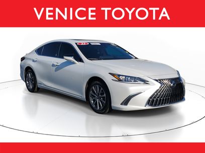Used 2022 Lexus ES 300h w/ Accessory Package