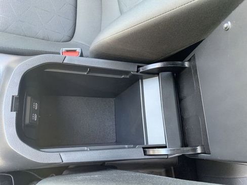 Used 2025 Toyota RAV4 XLE FWD image 26