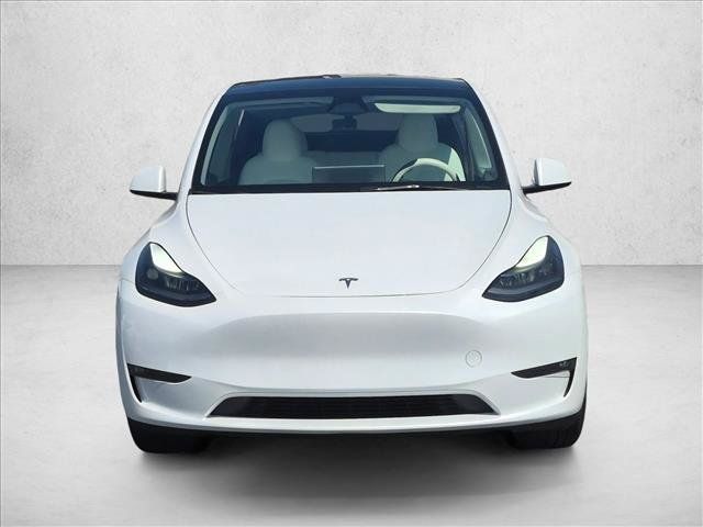 Used 2024 Tesla Model Y Long Range AWD/4WD image 2