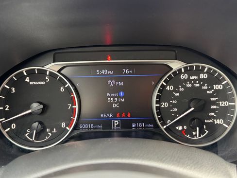 Used 2024 Nissan Altima 2.5 SV FWD image 13