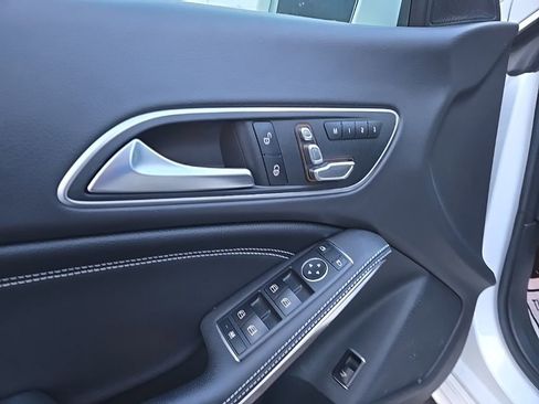 Used 2019 Mercedes-Benz CLA 250 4MATIC image 14