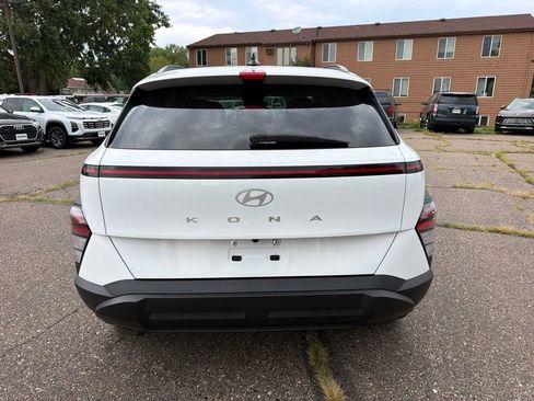 Used 2024 Hyundai Kona SEL FWD image 6