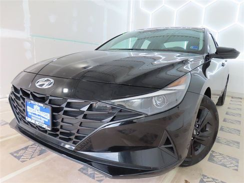 Used 2023 Hyundai Elantra SEL FWD image 1