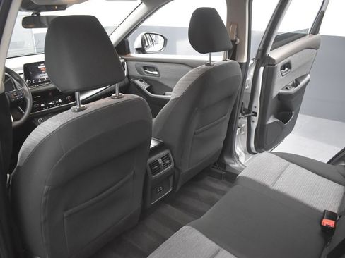 Used 2022 Nissan Rogue SV image 14