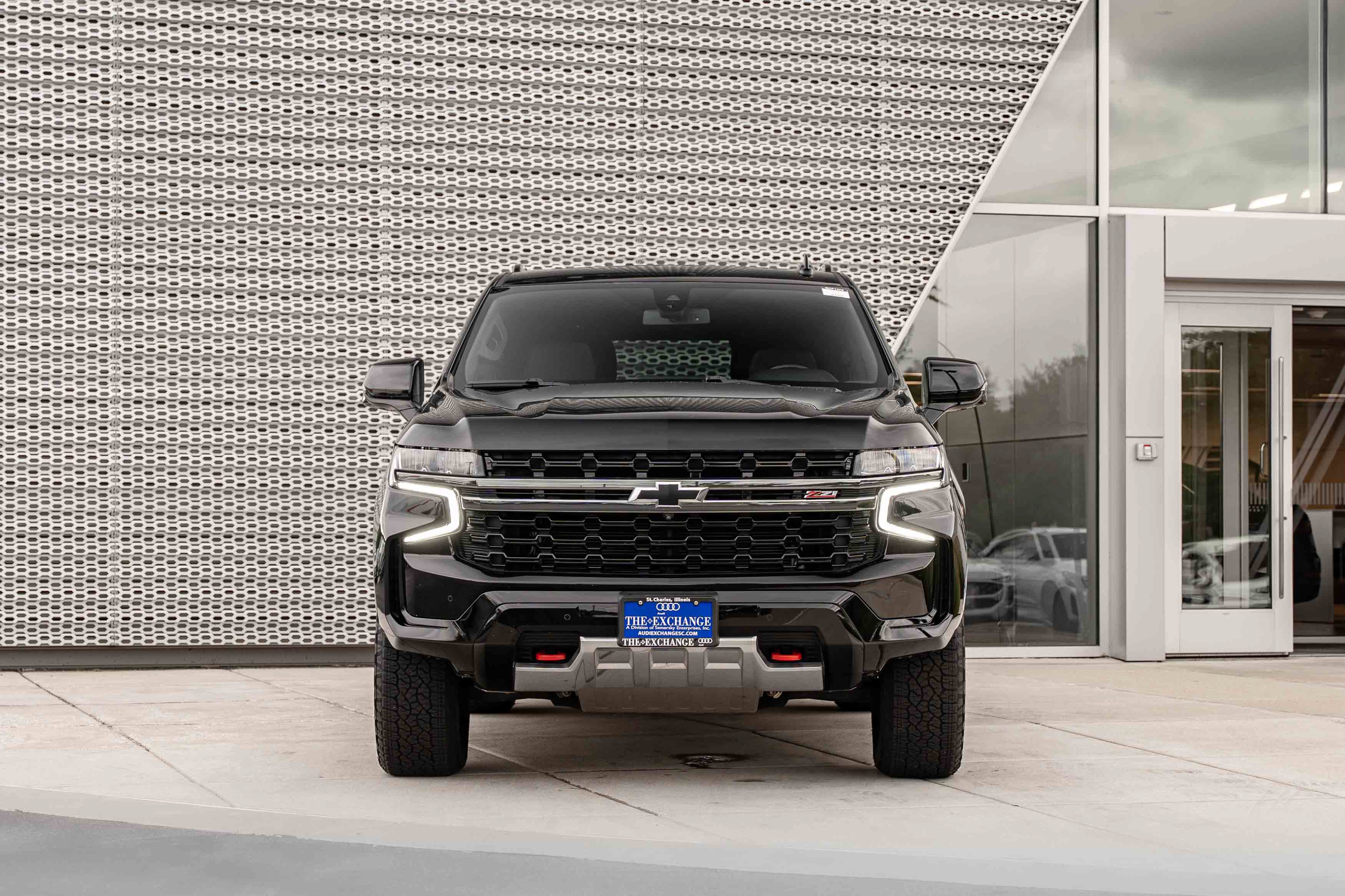 Used 2022 Chevrolet Tahoe Z71 w/ Luxury Package AWD/4WD image 36