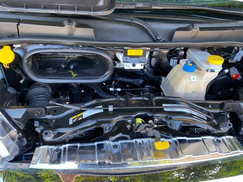 Used 2025 RAM ProMaster 2500 w/ U-Haul Equipment Group FWD image 10