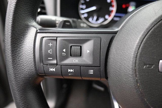 Used 2024 Nissan Rogue SV FWD image 28