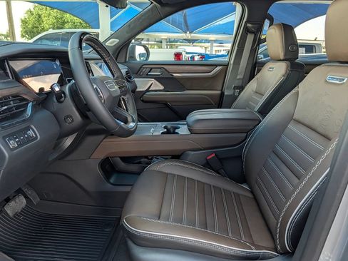 New 2026 GMC Acadia Denali Ultimate w/ LPO, Floor Liner Package AWD/4WD image 24