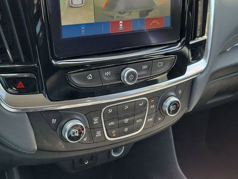 Used 2018 Chevrolet Traverse Premier w/ Driver Confidence II Package FWD image 33