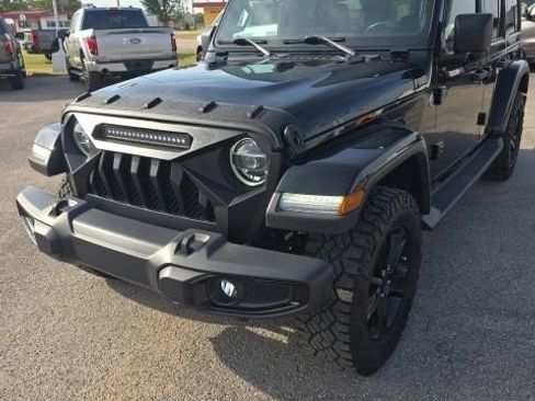Used 2019 Jeep Wrangler Unlimited Sahara w/ Dual Top Group AWD/4WD image 7