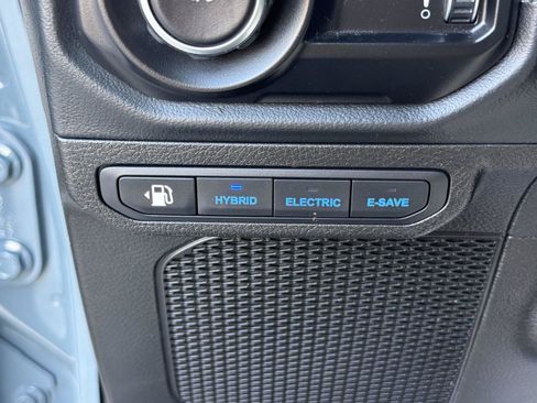 Used 2024 Jeep Wrangler Unlimited Rubicon 4xe AWD/4WD image 31