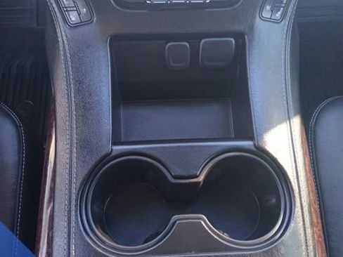 Used 2020 GMC Yukon SLT w/ Premium Edition image 22