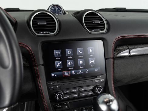Used 2024 Porsche 718 Cayman GTS RWD image 40