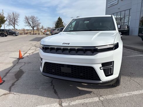 New 2026 Jeep Grand Wagoneer Summit image 11