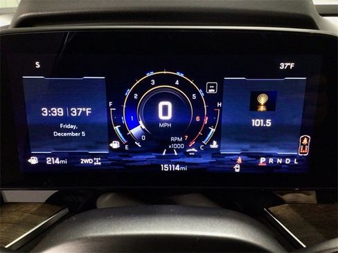 Used 2025 Chevrolet Suburban High Country image 24