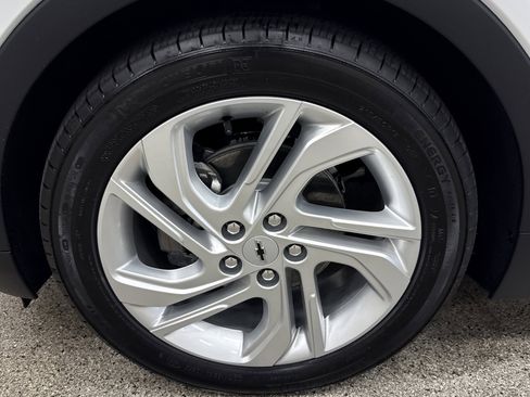 Used 2022 Chevrolet Bolt LT image 2