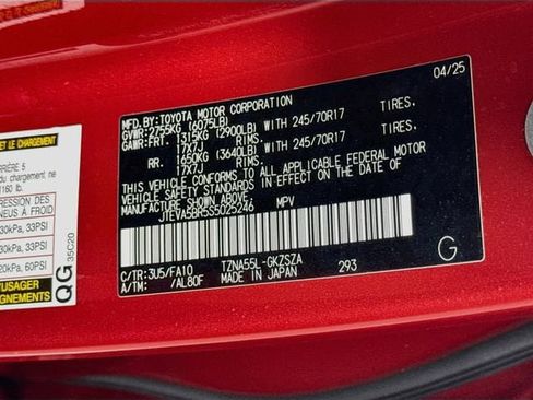 Certified 2025 Toyota 4Runner SR5 AWD/4WD image 32