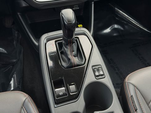 Certified 2024 Subaru Crosstrek 2.5i Limited w/ Crosstrek Mirror Package image 15