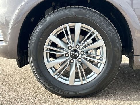 Used 2024 INFINITI QX80 Luxe image 32