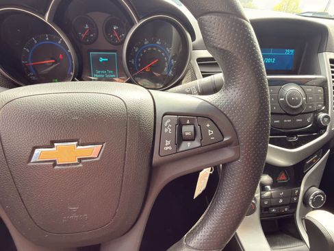 Used 2016 Chevrolet Cruze LT FWD image 18
