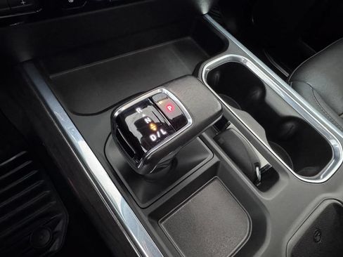 Certified 2022 Chevrolet Silverado 1500 LTZ w/ LTZ Convenience Package II AWD/4WD image 25