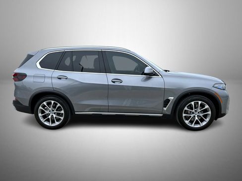 Used 2024 BMW X5 xDrive40i w/ Premium Package image 4