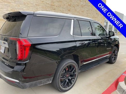 Used 2022 GMC Yukon SLT w/ SLT Premium Package image 7
