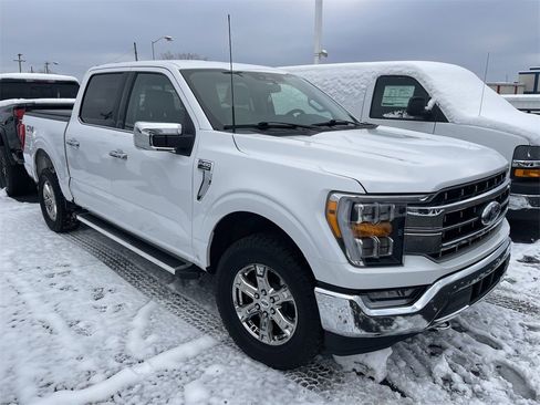 Used 2023 Ford F150 Lariat w/ Trailer Tow Package image 13