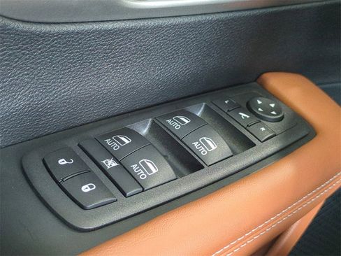 New 2026 Chrysler Pacifica Pinnacle w/ Trailer Tow Group image 27