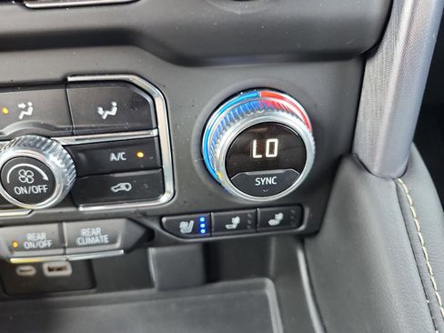 Certified 2024 GMC Yukon XL SLT w/ SLT Premium Package image 21