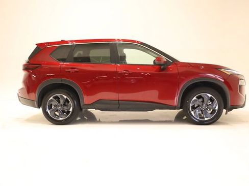 Used 2025 Nissan Rogue SV FWD image 4