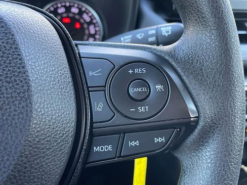 Used 2022 Toyota RAV4 LE image 8