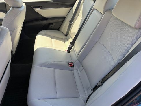 Used 2025 Toyota Camry XLE AWD/4WD image 17