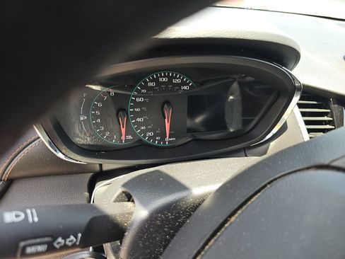Used 2022 Chevrolet Trax LT w/ LT Convenience Package FWD image 7