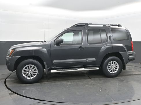 Used 2015 Nissan Xterra S image 4