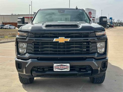 Certified 2024 Chevrolet Silverado 2500 Custom w/ Custom Value Package image 8