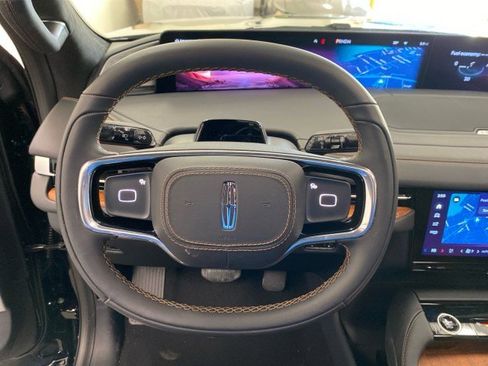 New 2025 Lincoln Navigator Black Label image 22