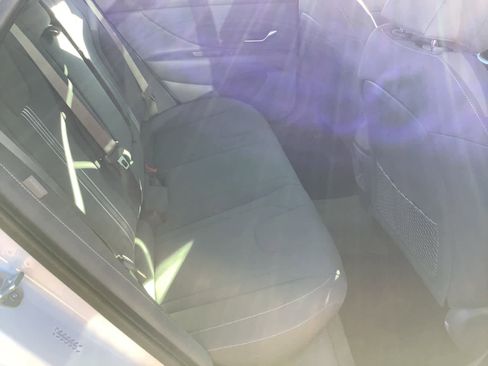 Used 2024 Hyundai Elantra SEL w/ Convenience Package image 8