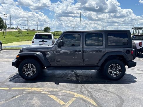 Used 2022 Jeep Wrangler Unlimited Sport AWD/4WD image 8