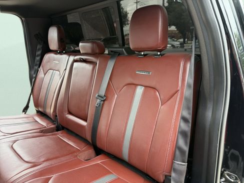 Used 2018 Ford F150 Platinum w/ Equipment Group 701A Luxury AWD/4WD image 25