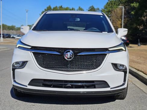 Used 2023 Buick Enclave Essence w/ Sport Touring Edition image 2