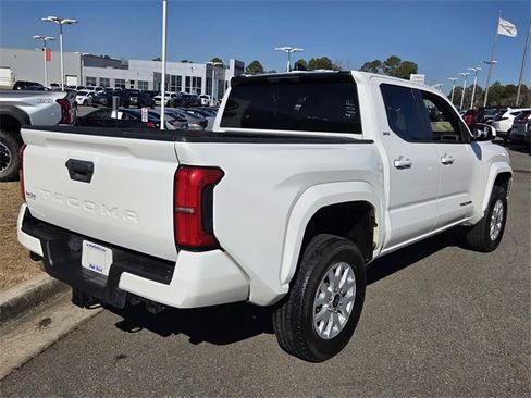 Used 2024 Toyota Tacoma SR5 image 12