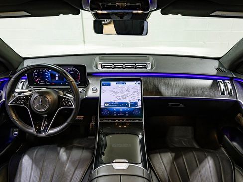 Used 2022 Mercedes-Benz S 580 4MATIC Sedan w/ AMG Line Package image 39