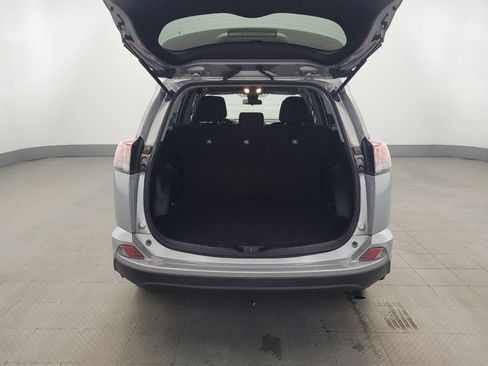 Used 2018 Toyota RAV4 LE w/ Carpet Mat Package AWD/4WD image 29