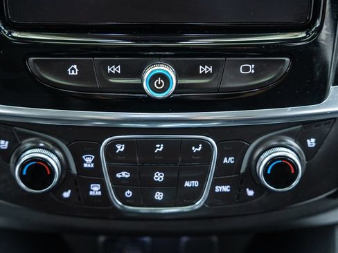 Used 2021 Chevrolet Traverse Premier w/ LPO, 'HIT The Road' Package AWD/4WD image 27
