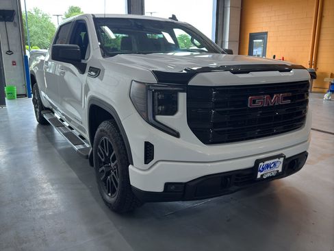 Used 2025 GMC Sierra 1500 Elevation w/ X31 Off-Road Package AWD/4WD image 7