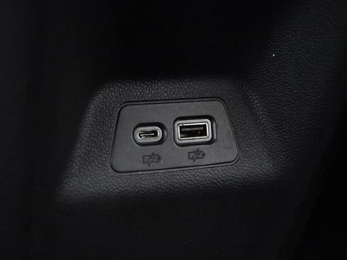 Used 2023 Buick Envision Preferred image 22