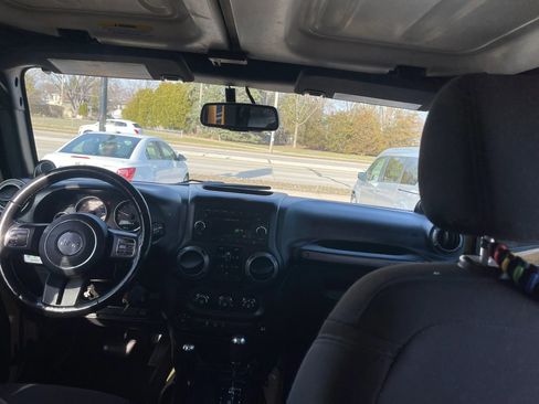Used 2014 Jeep Wrangler Unlimited Sport w/ Quick Order Package 24S AWD/4WD image 7